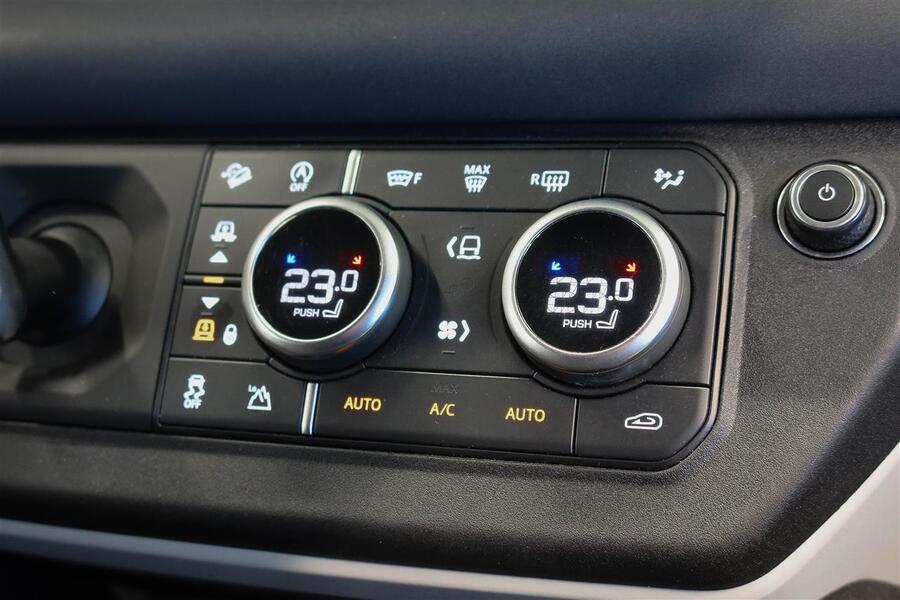 Land Rover Defender vaihtoauto