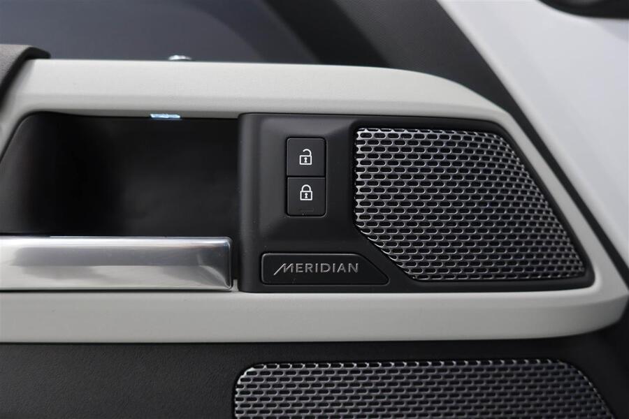 Land Rover Defender vaihtoauto