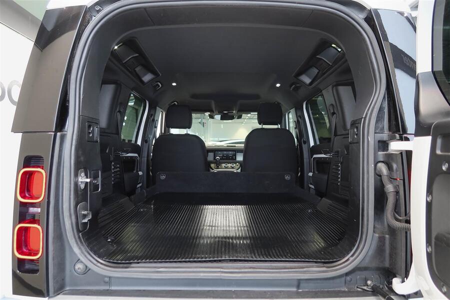 Land Rover Defender vaihtoauto