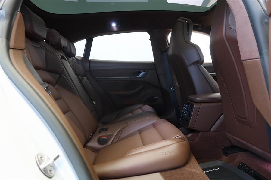 Porsche Taycan vaihtoauto