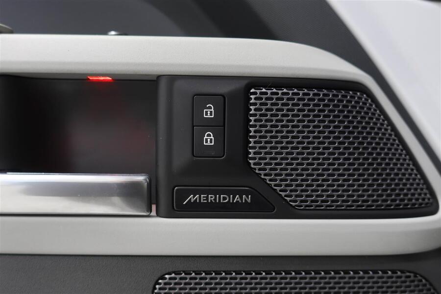 Land Rover Defender vaihtoauto