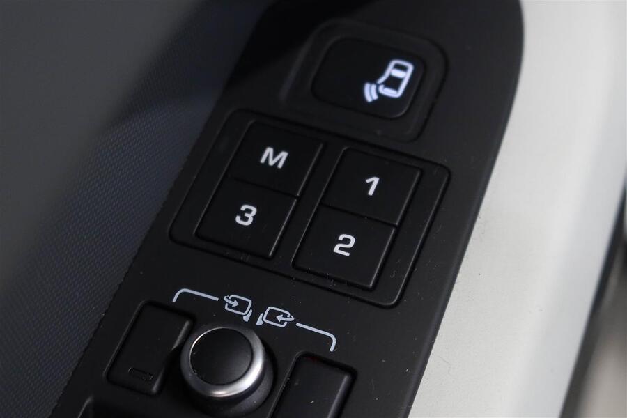 Land Rover Defender vaihtoauto