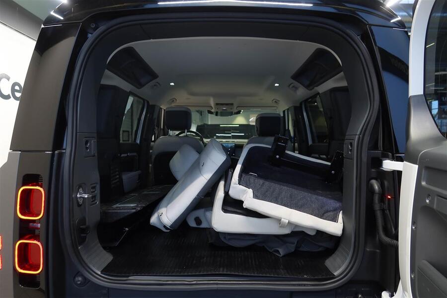 Land Rover Defender vaihtoauto