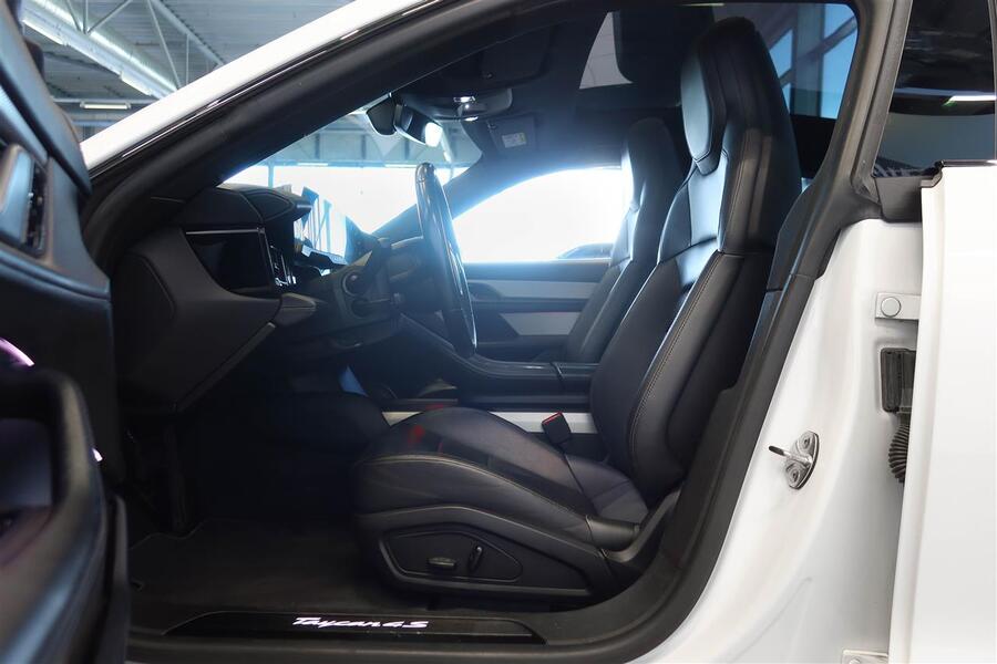 Porsche Taycan vaihtoauto