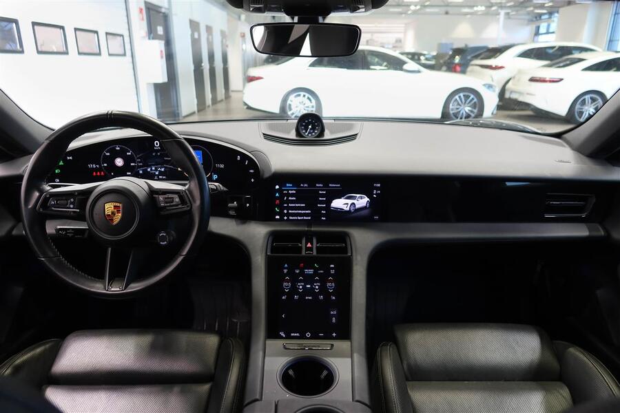 Porsche Taycan vaihtoauto