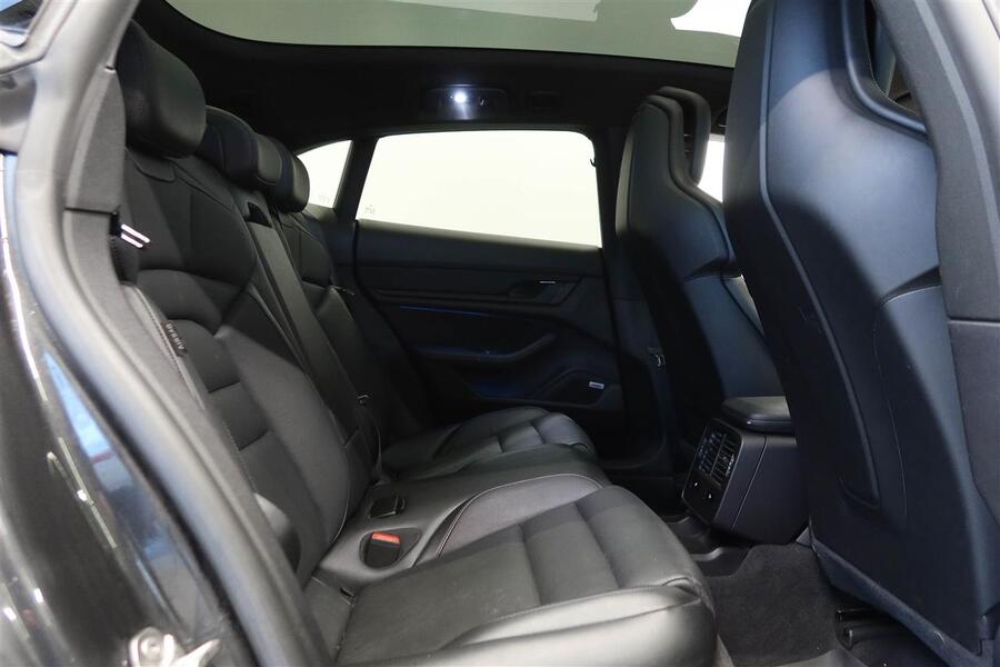 Porsche Taycan vaihtoauto