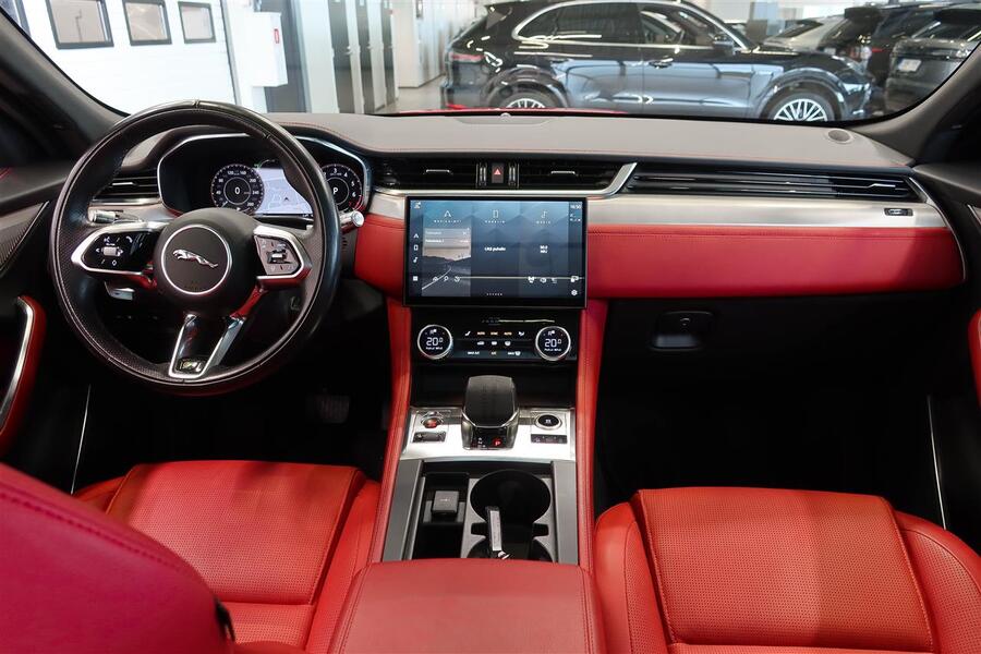 Jaguar F-PACE vaihtoauto