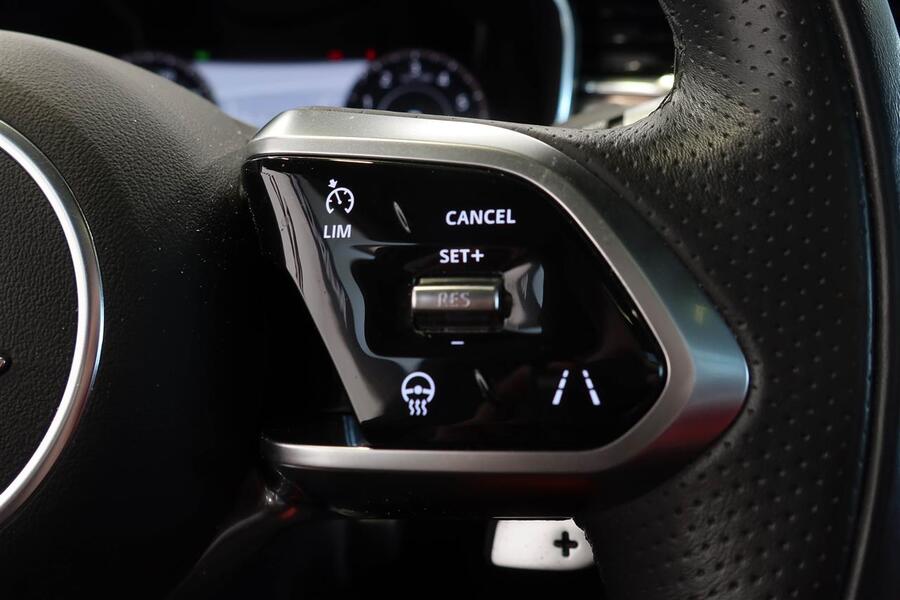 Jaguar F-PACE vaihtoauto