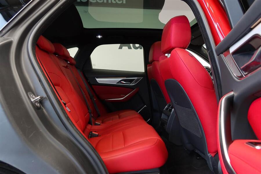 Jaguar F-PACE vaihtoauto