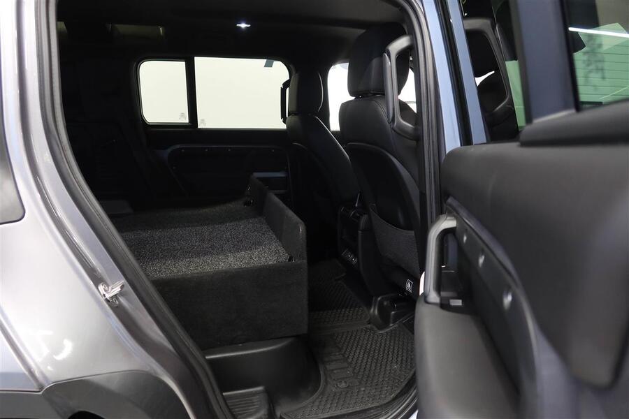 Land Rover Defender vaihtoauto