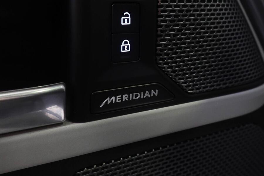 Land Rover Defender vaihtoauto