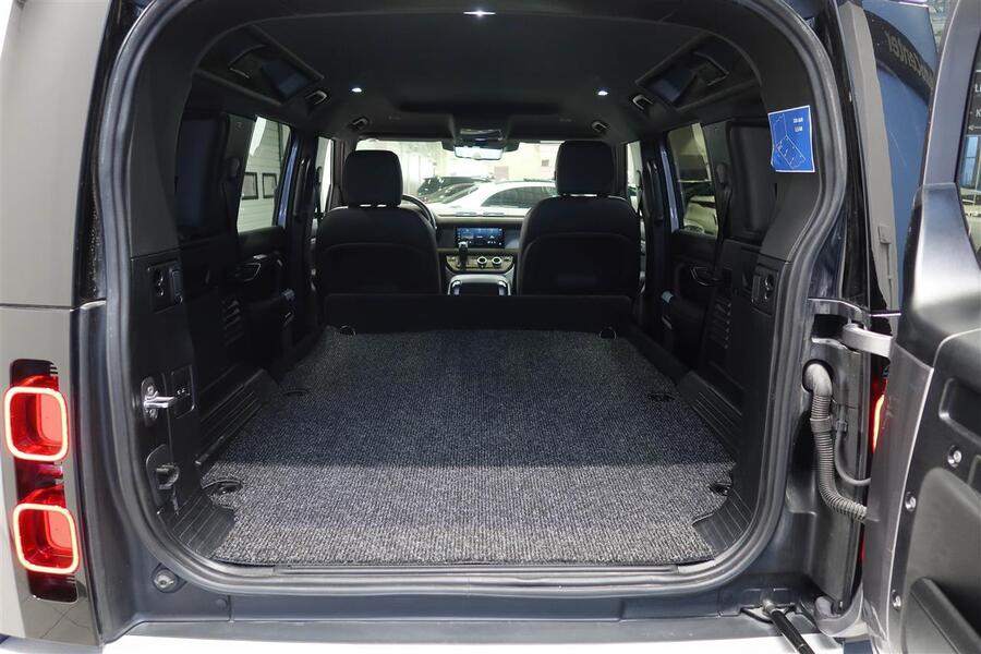 Land Rover Defender vaihtoauto