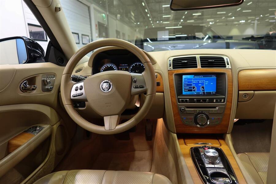 Jaguar XK vaihtoauto