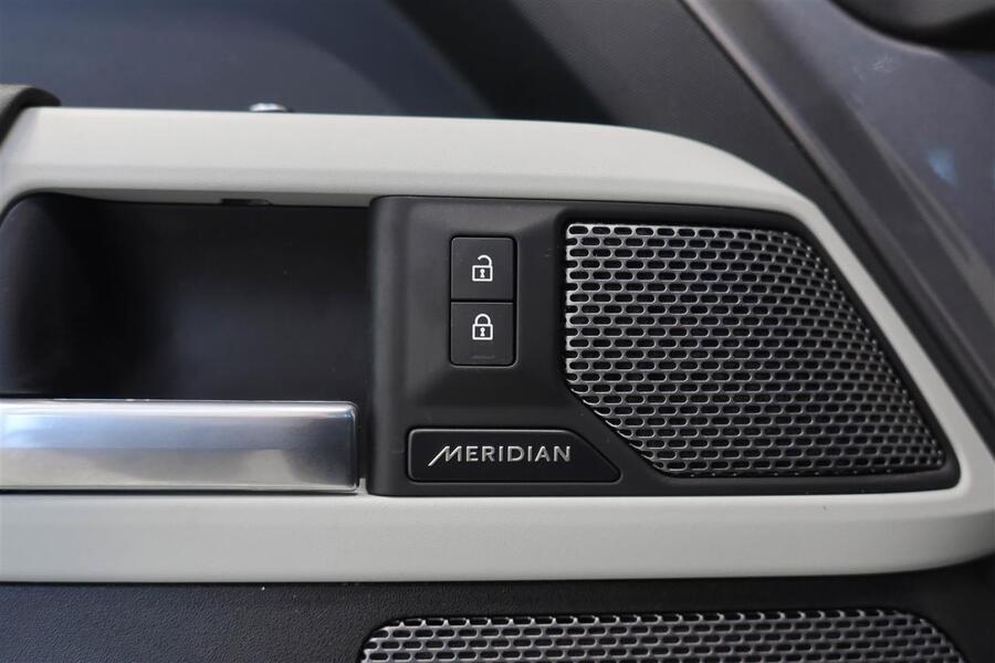 Land Rover Defender vaihtoauto