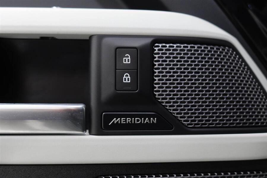 Land Rover Defender vaihtoauto