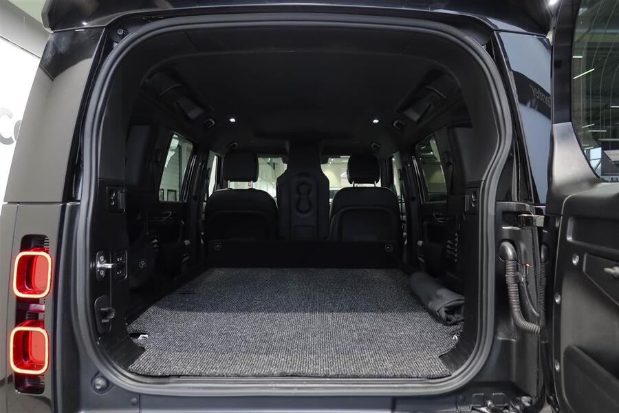 Land Rover Defender vaihtoauto