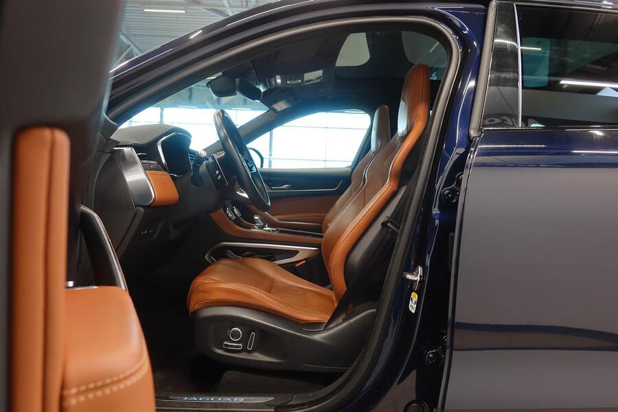 Jaguar F-PACE vaihtoauto