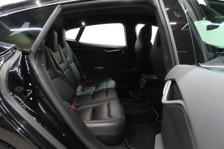 Tesla Model S vaihtoauto