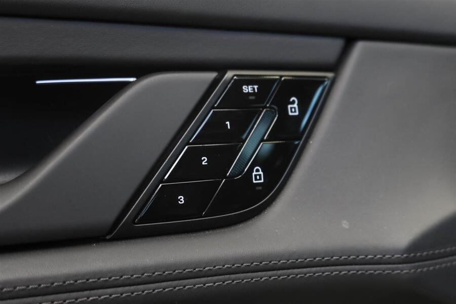 Porsche Taycan vaihtoauto