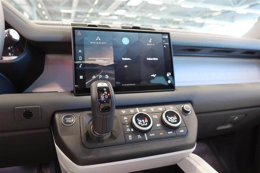 Land Rover Defender vaihtoauto