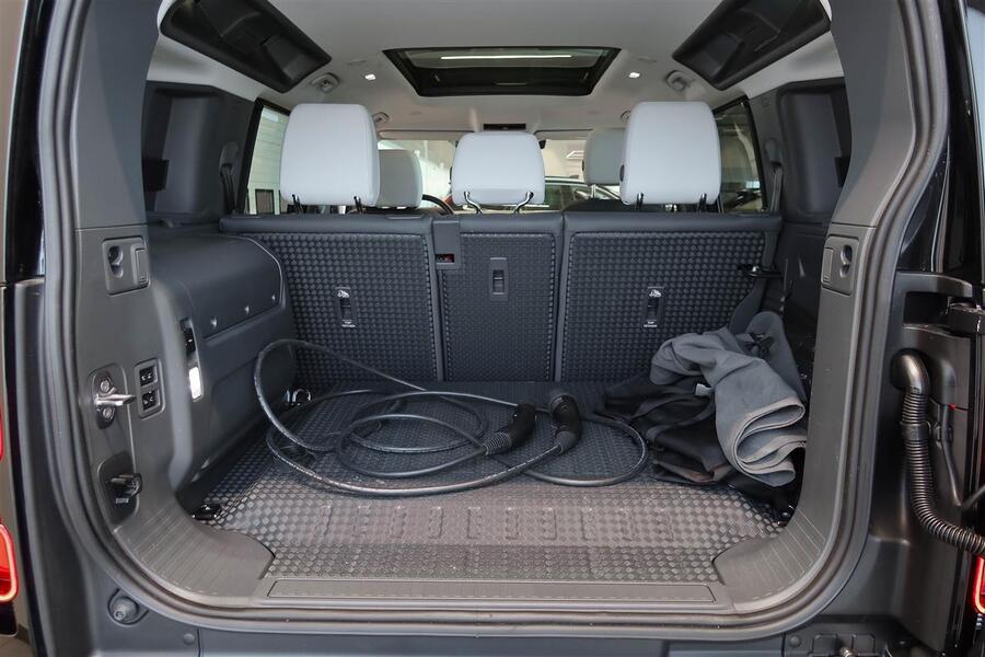 Land Rover Defender vaihtoauto