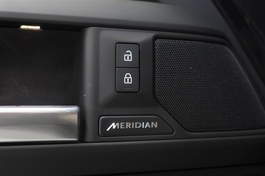 Land Rover Defender vaihtoauto