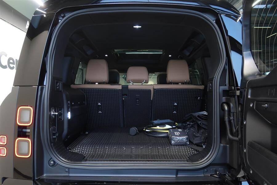 Land Rover Defender vaihtoauto