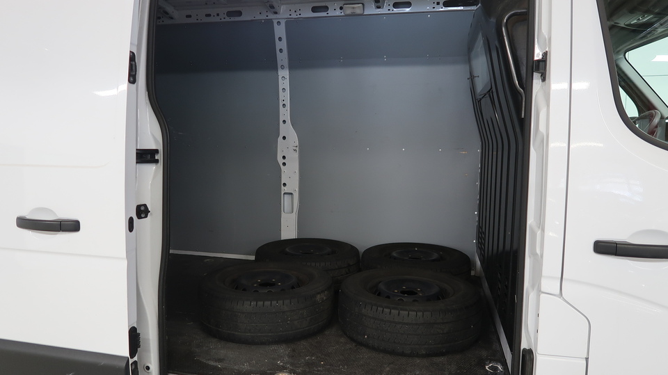 Nissan NV400 vaihtoauto