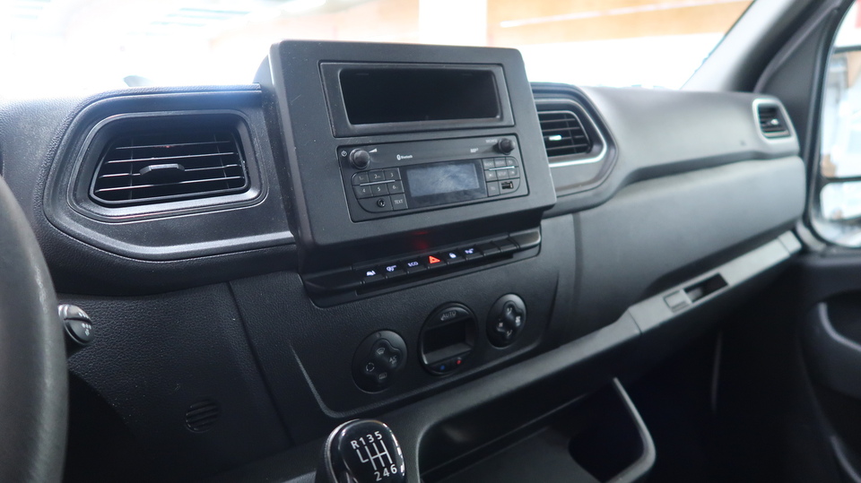 Nissan NV400 vaihtoauto