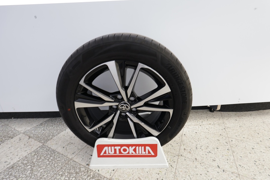 Toyota C-HR vaihtoauto