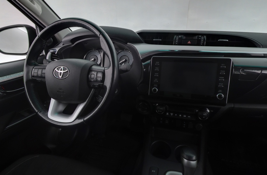 Toyota Hilux vaihtoauto