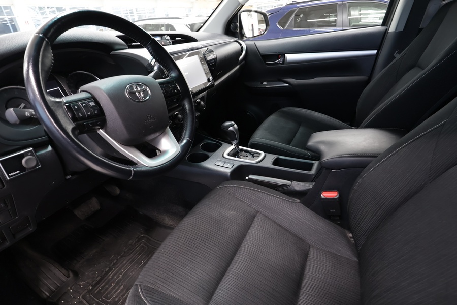 Toyota Hilux vaihtoauto