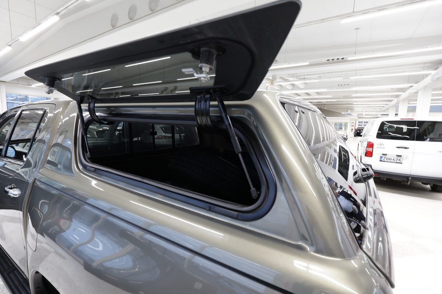 Toyota Hilux vaihtoauto