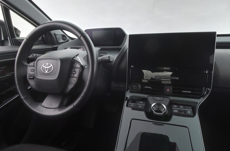 Toyota bZ4X vaihtoauto