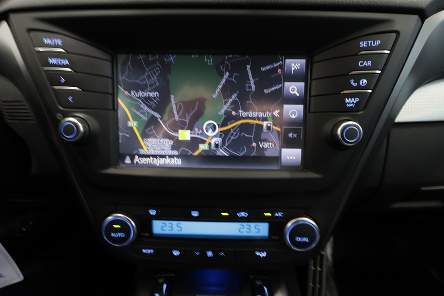 Toyota Avensis vaihtoauto