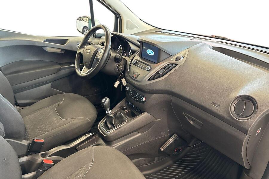 Ford Transit Courier vaihtoauto