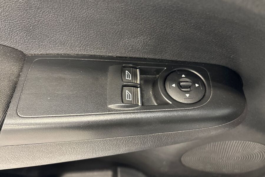 Ford Transit Courier vaihtoauto