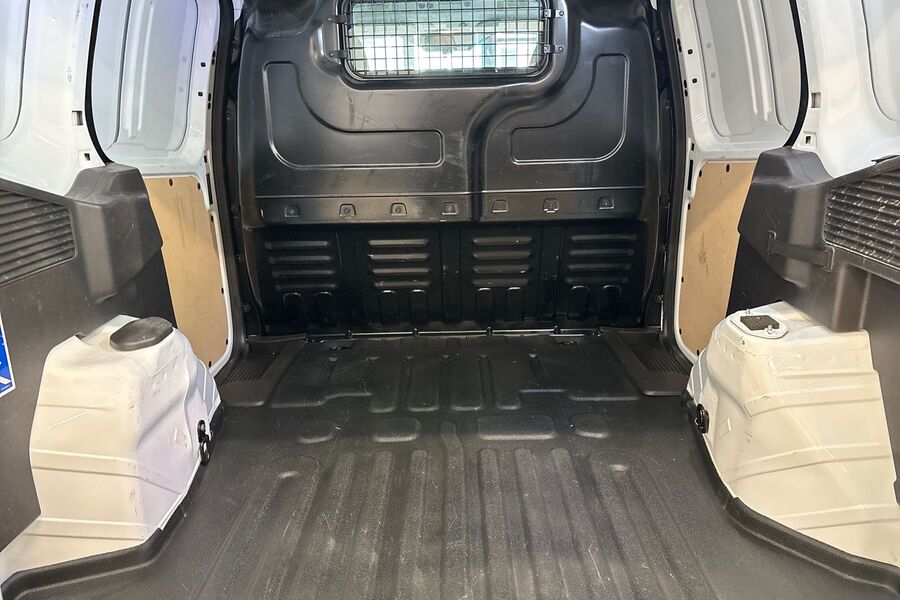 Ford Transit Courier vaihtoauto