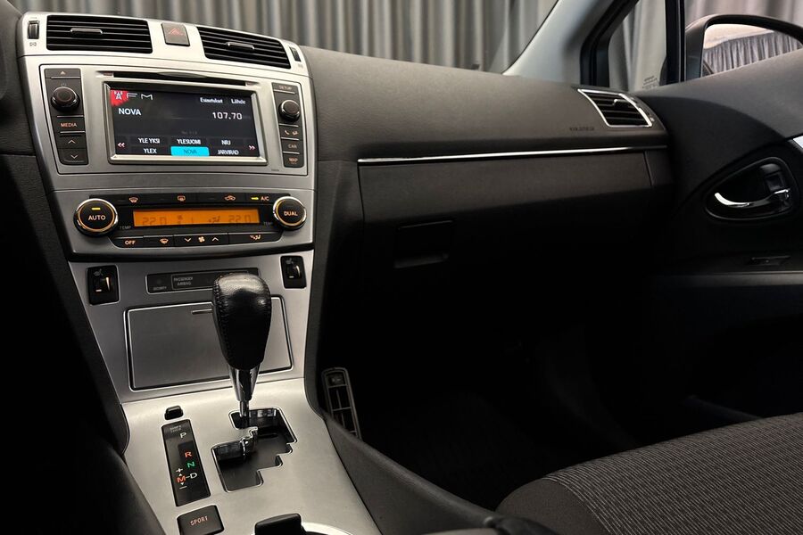 Toyota Avensis vaihtoauto