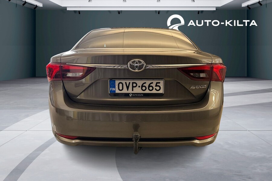 Toyota Avensis vaihtoauto
