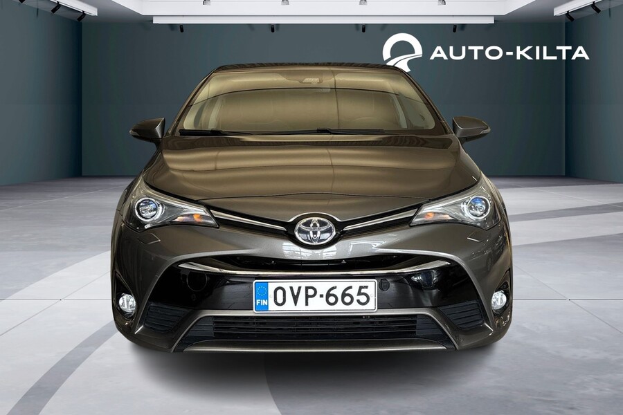 Toyota Avensis vaihtoauto