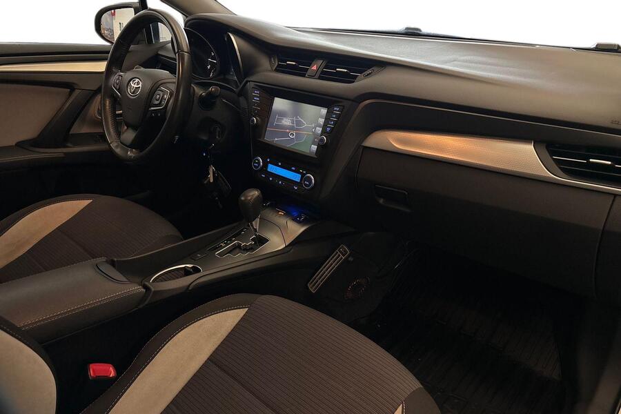 Toyota Avensis vaihtoauto