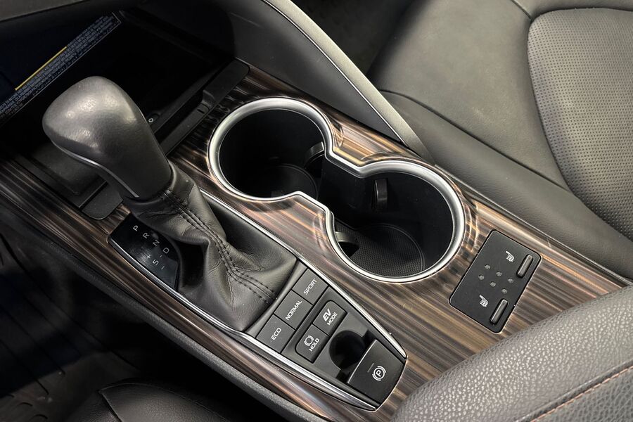 Toyota Camry vaihtoauto