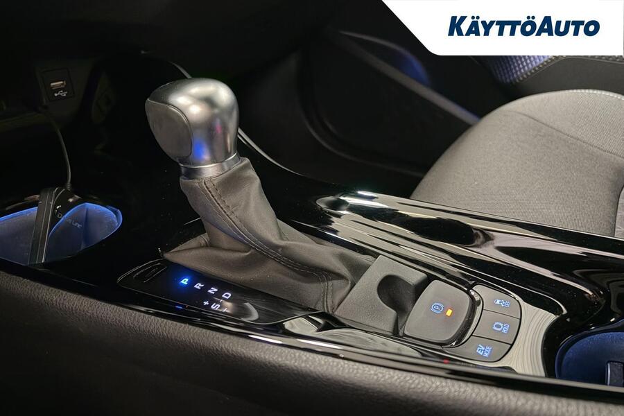 Toyota C-HR vaihtoauto