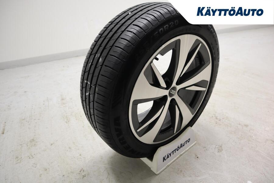 Audi Q8 e-tron vaihtoauto