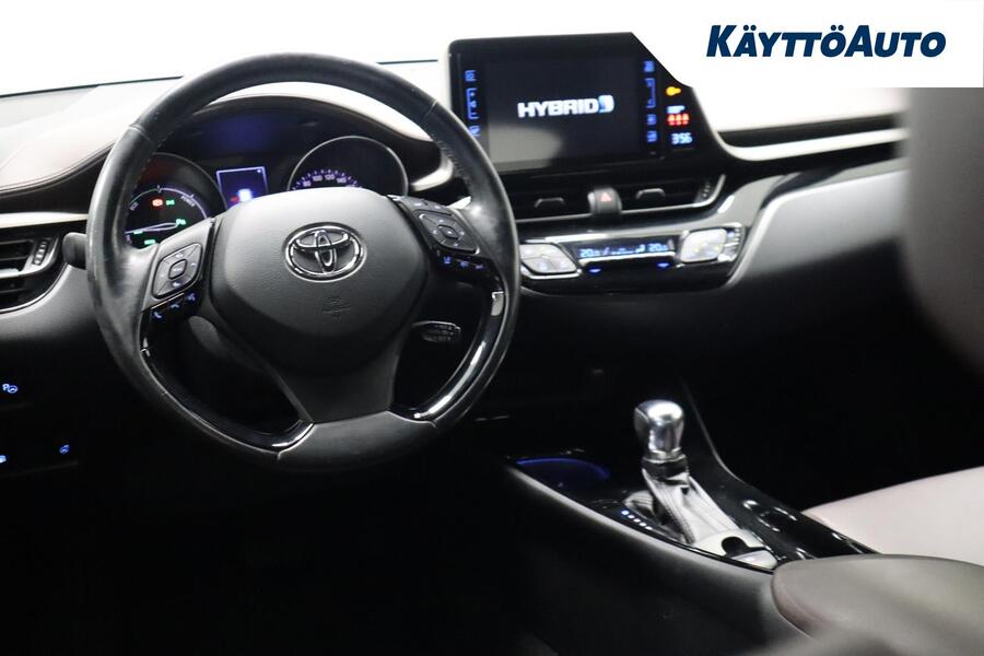 Toyota C-HR vaihtoauto