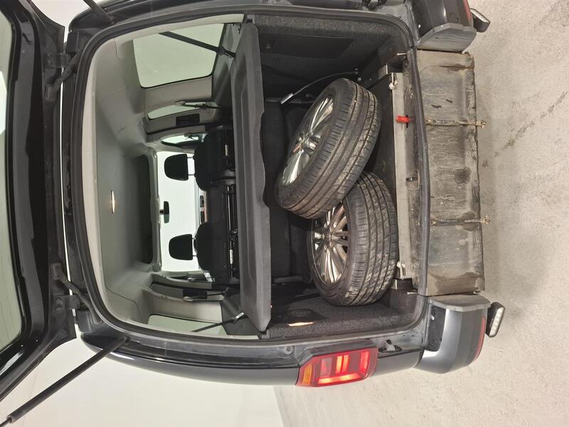 Volkswagen Caddy Maxi vaihtoauto