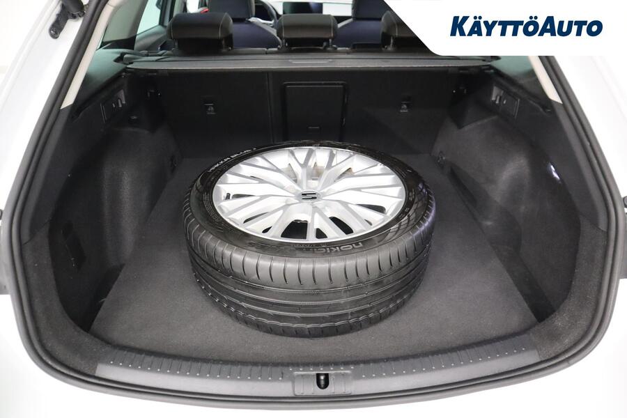 SEAT Leon Sportstourer vaihtoauto