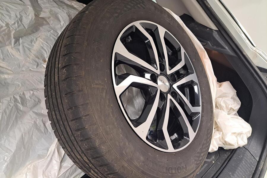 Volkswagen T-Roc vaihtoauto