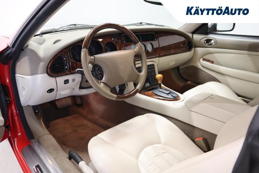 Jaguar XKR vaihtoauto